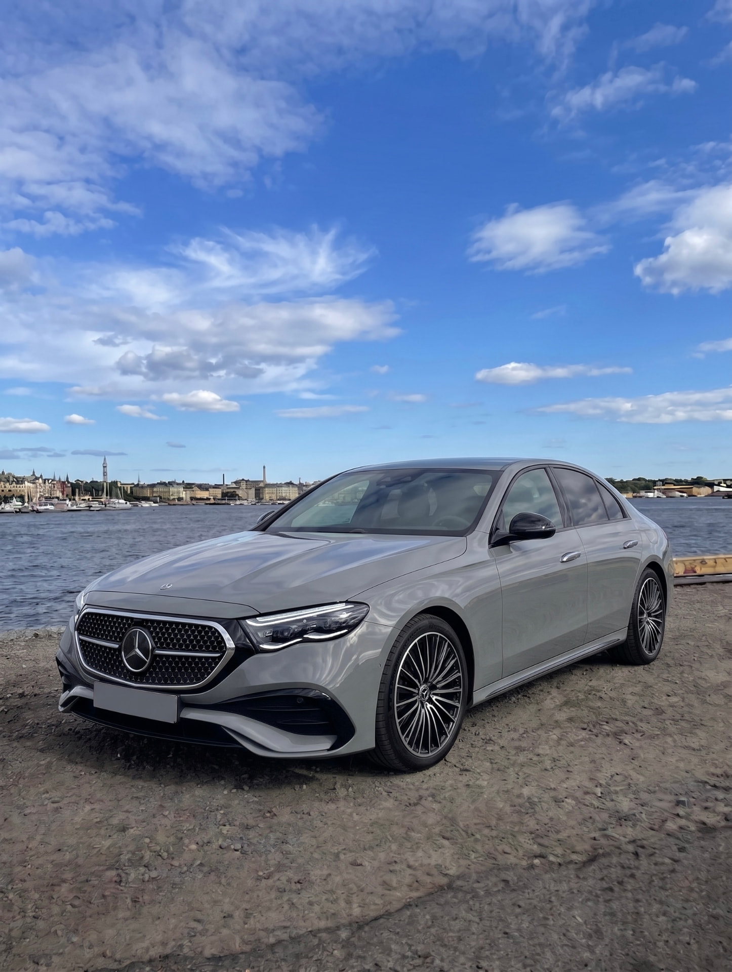 Hyra Mercedes-Benz E 200 AMG Line i Stockholm - Premium sports car rental Bravira Cars